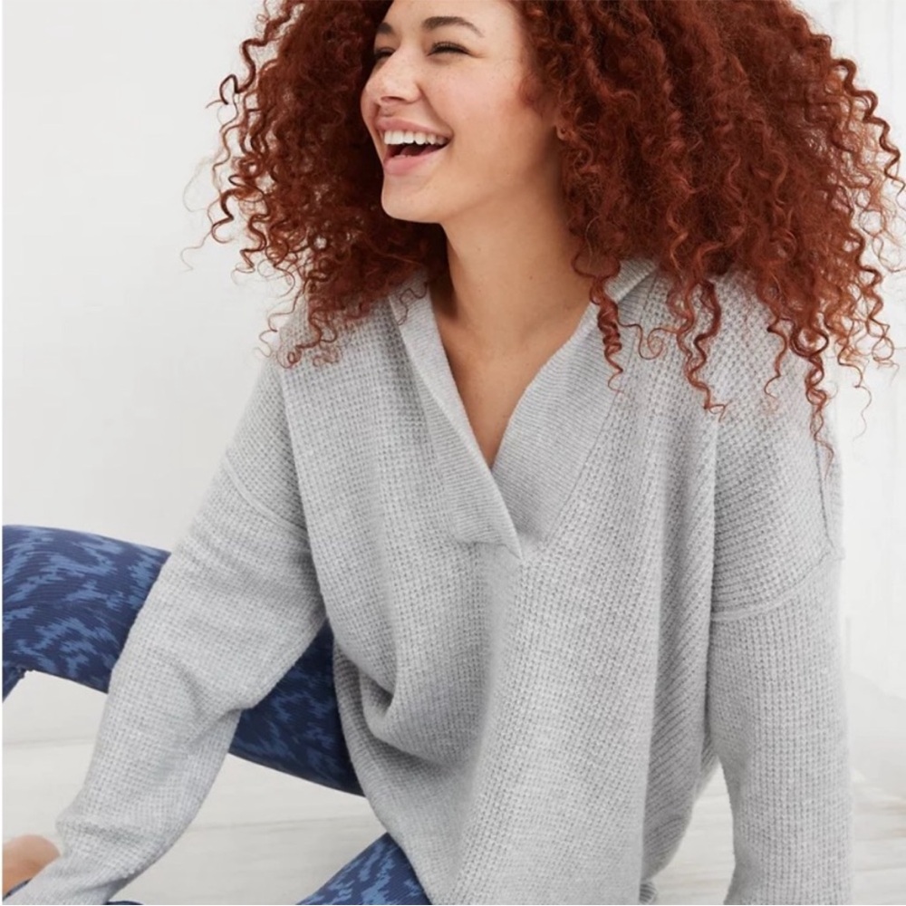 aerie Light Gray V-Neck Waffle Knit Sweater